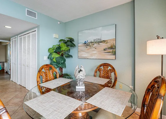 2 Blocks To Clearwater Beach: Walkable Coastal Gem Clearwater Beach