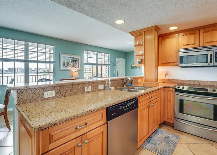 Ferienhaus 2 Blocks To Clearwater Beach: Walkable Coastal Gem *