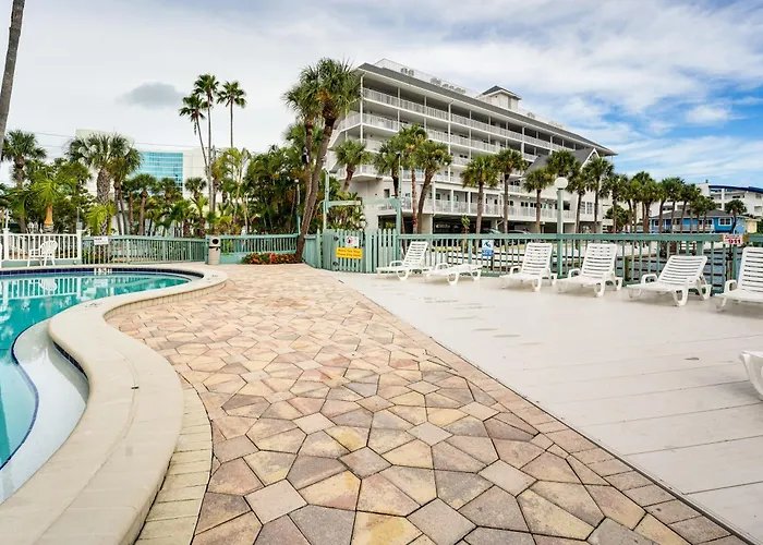 2 Blocks To Clearwater Beach: Walkable Coastal Gem * Clearwater Beach